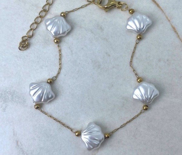 Producto - Pulsera acero dorado perlas forma de almeja