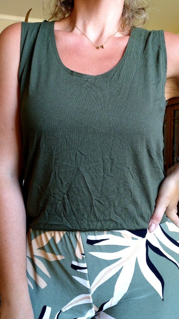 Producto - Musculosa Crep Elastizado Verde