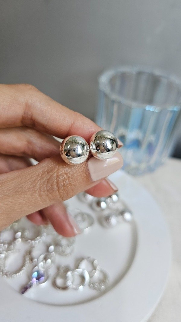 Producto - Aros pasantes bola lisa 12mm. Plata