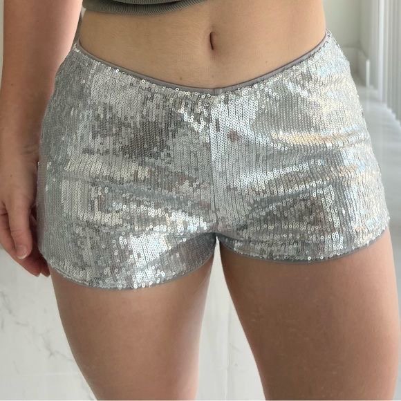Producto - Short lentejuelas lisas plateado