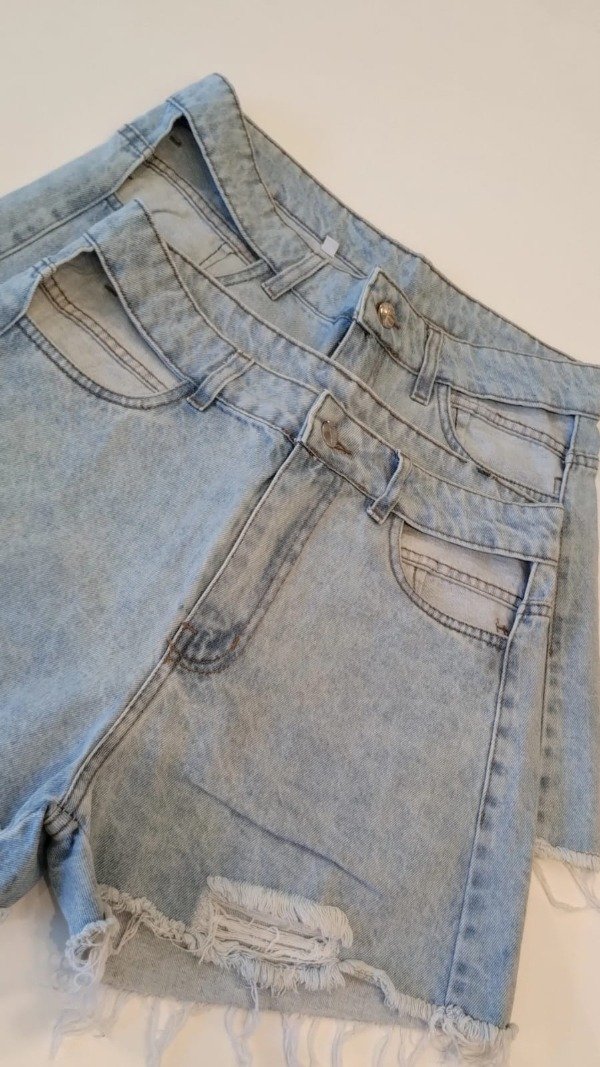 Producto - short  jeans celeste rotura