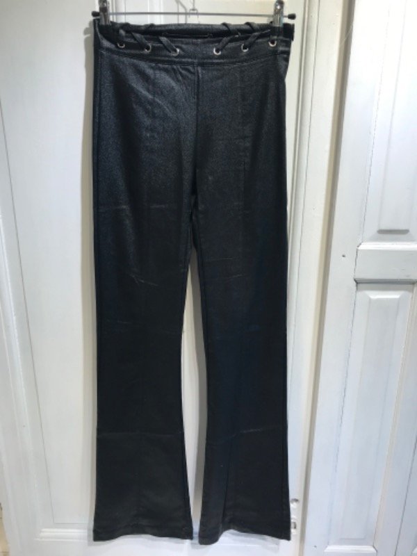 Producto - Pantalón DE LA OSTIA oxford engomado tiras cruzadas Talle L- PRECIO: 56X