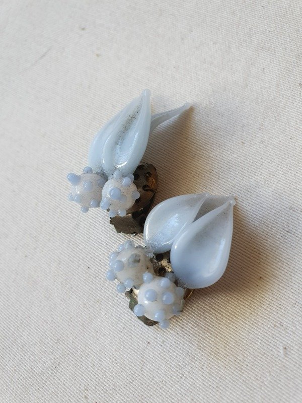 Producto - Aros Clips Hojas Cristal Murano Celeste Pálido - 1
