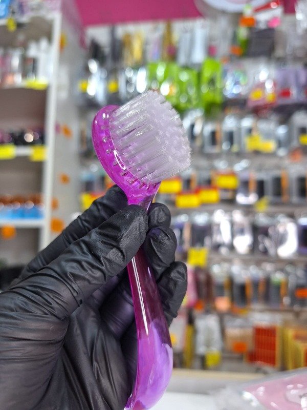 Producto - Cepillo para uñas