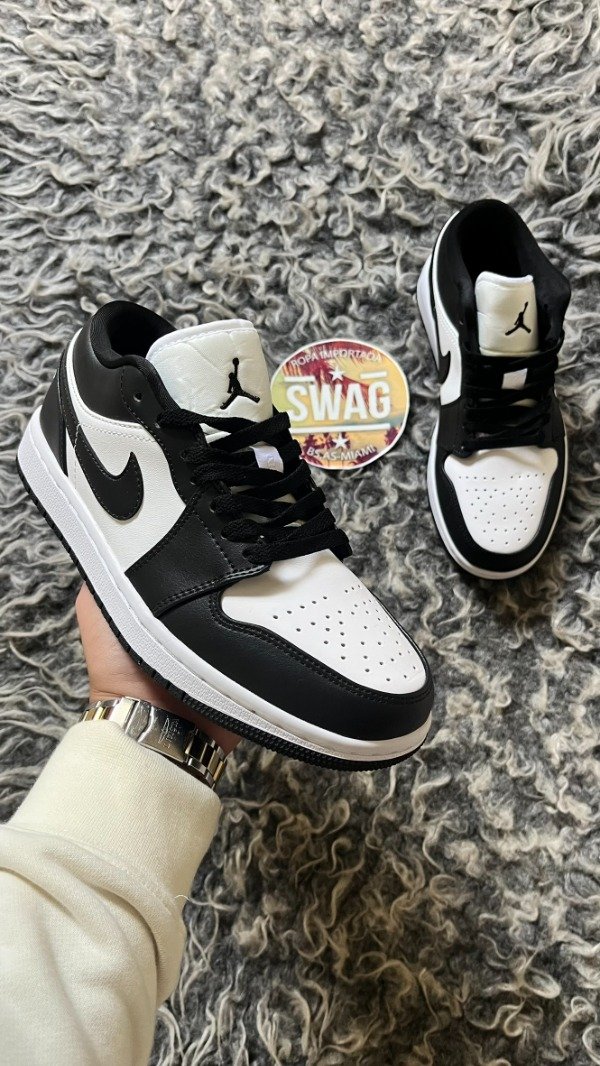 Producto - JORDAN RETRO 1 LOW PANDA