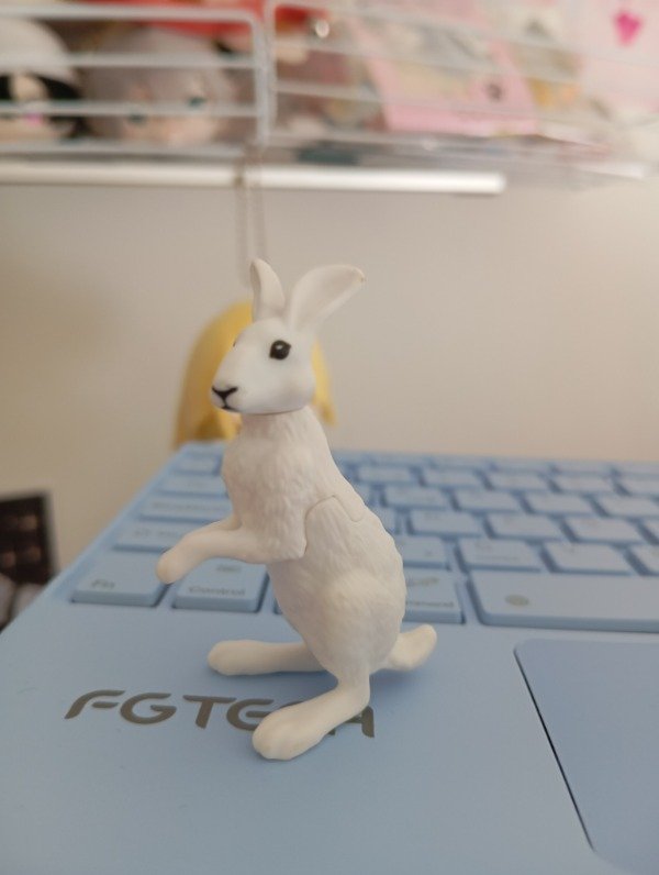 Producto - Figurita Rabbit Kinder