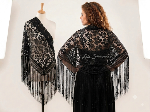 Producto - MANTONCILLO ENCAJE GUIPIUR CON FLECOS NEGRO