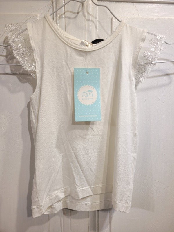 Producto - Musculosa REINO MORA volado de encaje Nueva C/etiq Talle 4 años - PRECIO: 24X