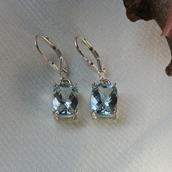 Producto - Aros colgantes topacio azul