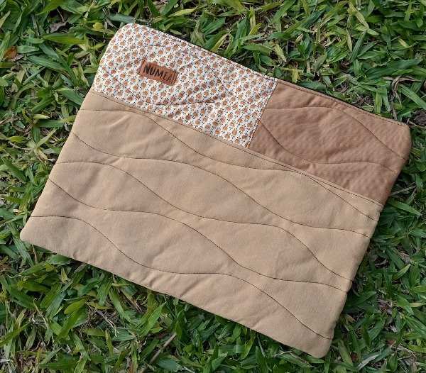 Producto - Funda Notebook Camel