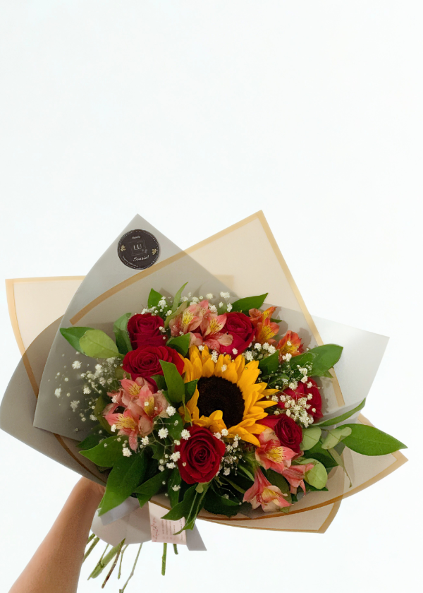 Producto - Ramo de rosas y girasol combinado