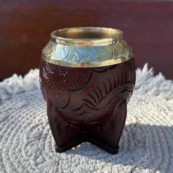 Producto - Mate Torpedo de Cuero Repujado con Virola de Alpaca