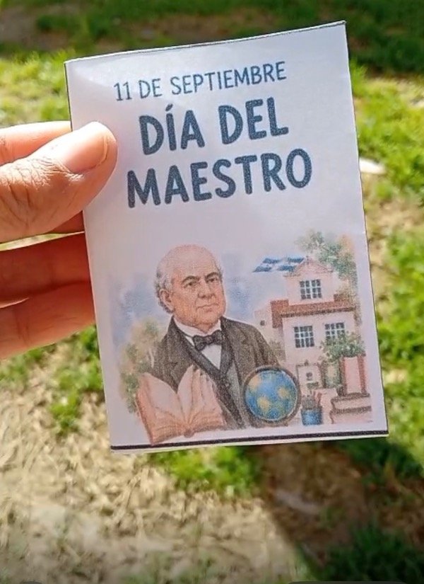 Producto - Minilibro Día del Maestr - 0