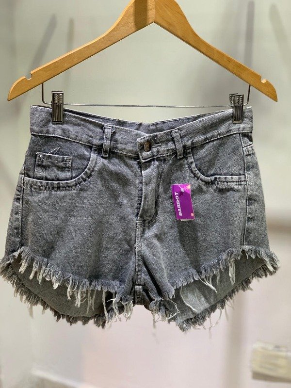 Producto - Short tiro alto gris clásico flecos