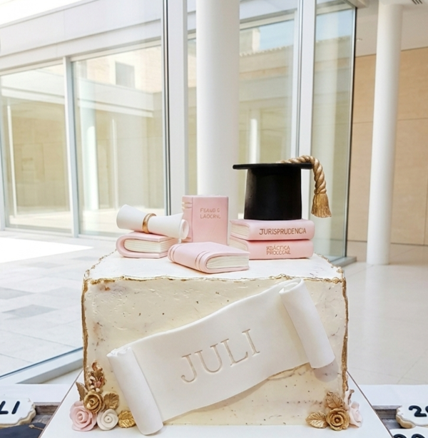 Producto - Adorno Para Torta Egresados Porcelana Fría Birrete Diploma