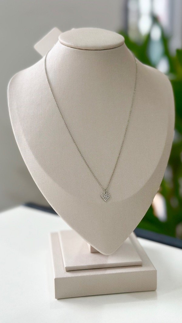 Producto - Conjunto corazón con micropave laminado en rodio