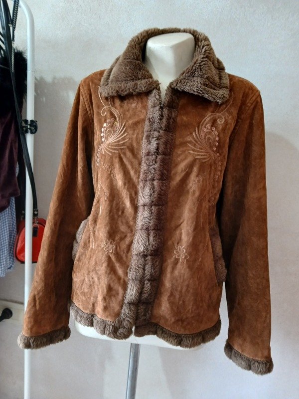 Producto - Abrigo gamuzado