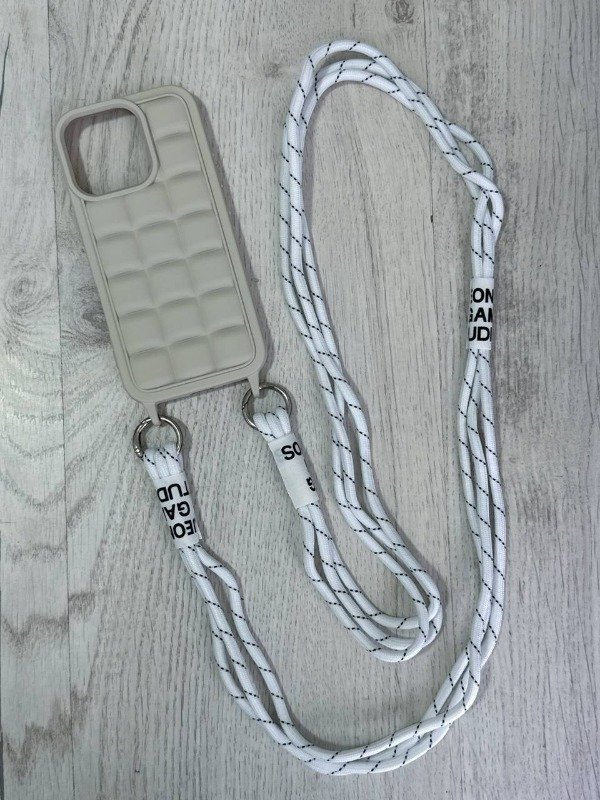 Producto - FUNDA TPU PUFFER CON CORREA IPHONE 16 PRO - 2