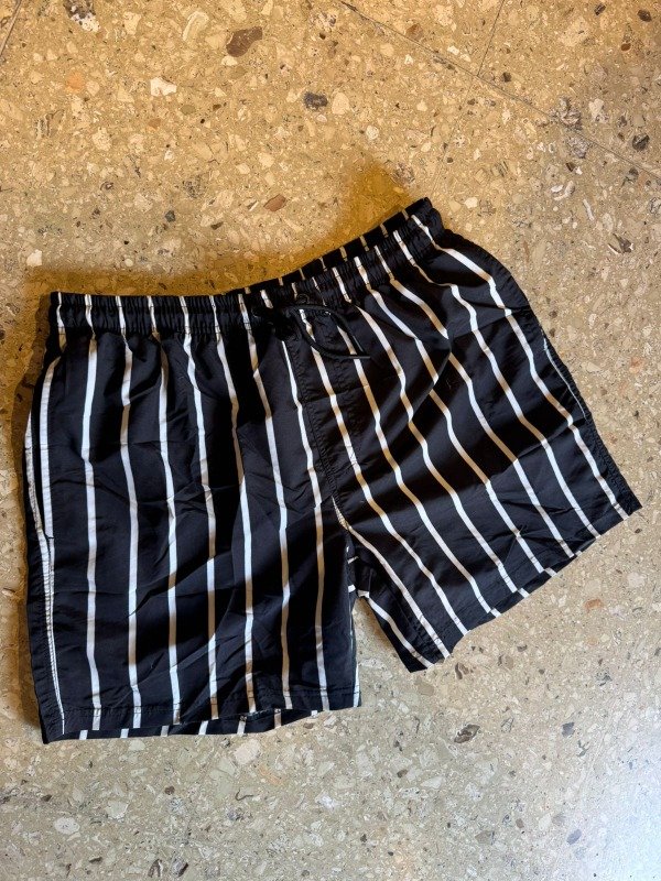 Producto - Short de baño negro con rayas