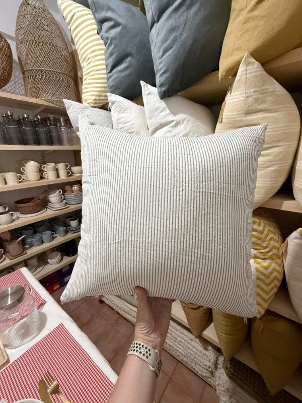 Producto - Almohadón Mil rayas habano 45x45cm.