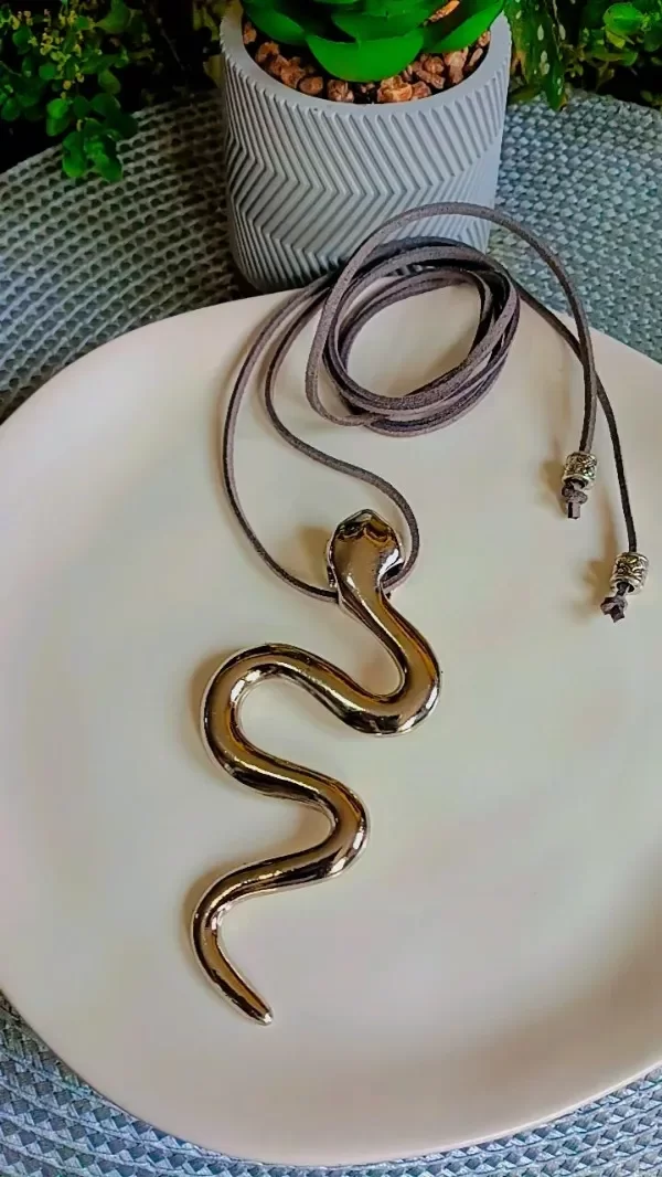 Producto - Choker gamuza víbora