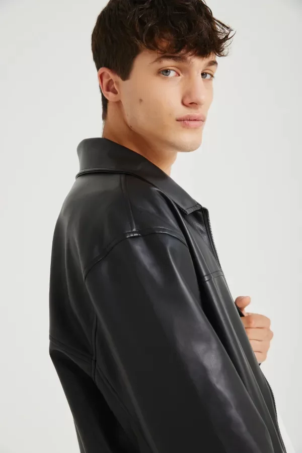 Producto - CAMPERA DE PU BLACKOUT