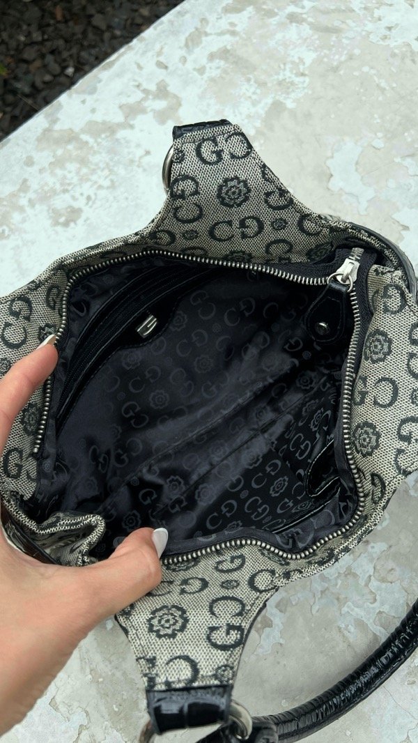 Bag y2k Gussaci simil Guess negra — imagen 5