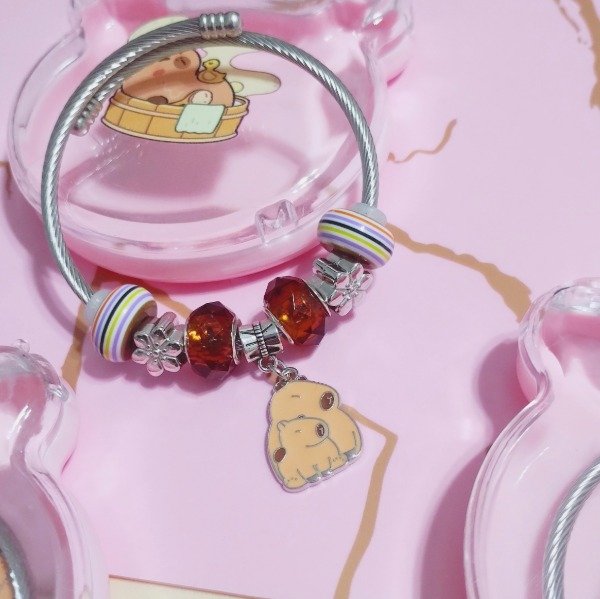 Producto - Set de Pulsera + Charms Capybara