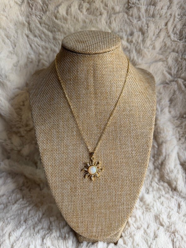 Producto - Cadenita sol acero dorado