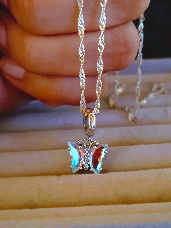 Producto - Collar Mariposa tornasol