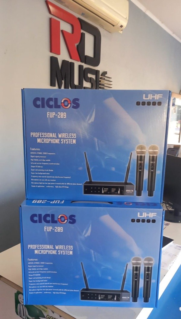 Producto - MICROFONO INALAMBRICO DOBLE UHF CICLOS FUP-209