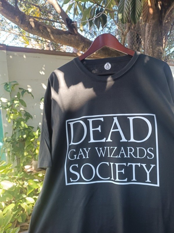 Producto - Remera Dead Gay Wizards Society
