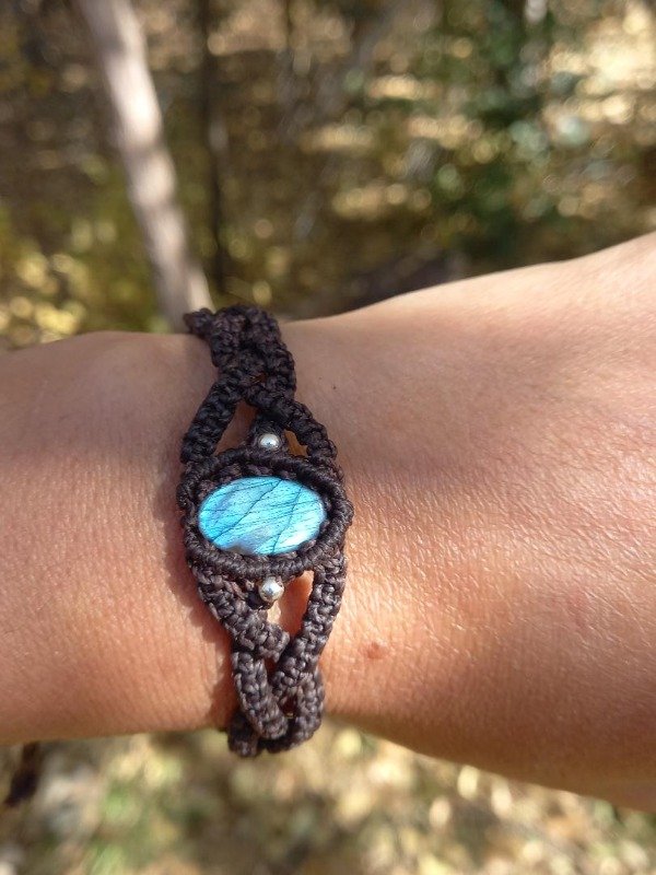 Producto - Brazalete de Labradrita y plata en macrame