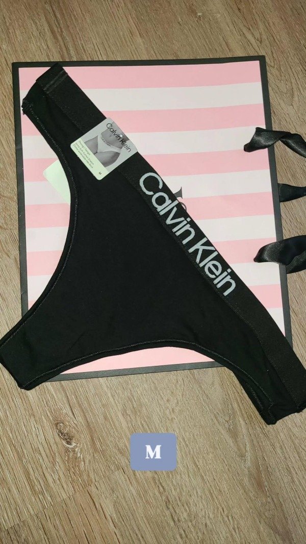 Producto - Panties less Calvin Klein logo talle M