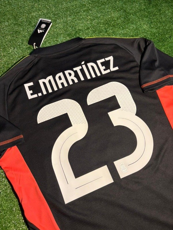Camiseta arquero seleccion argentina 2024/25 e martinez 23 — imagen 4