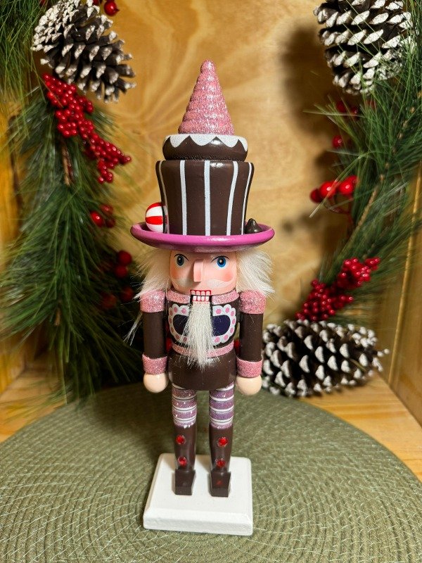 Producto - Cascanuez 25 cm pastelero chocolate cód. 2501A (Efectivo: 35.920)