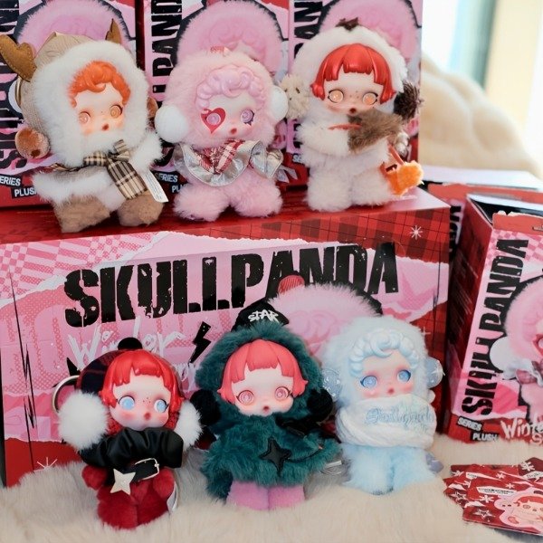 Producto - BLIND Box. SKULLPANDA Winter Symphony - Keychain Plushie (Por unidad) - 0