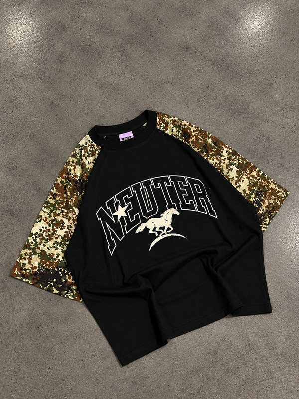 Producto - Remera University Negra con camuflado - 0