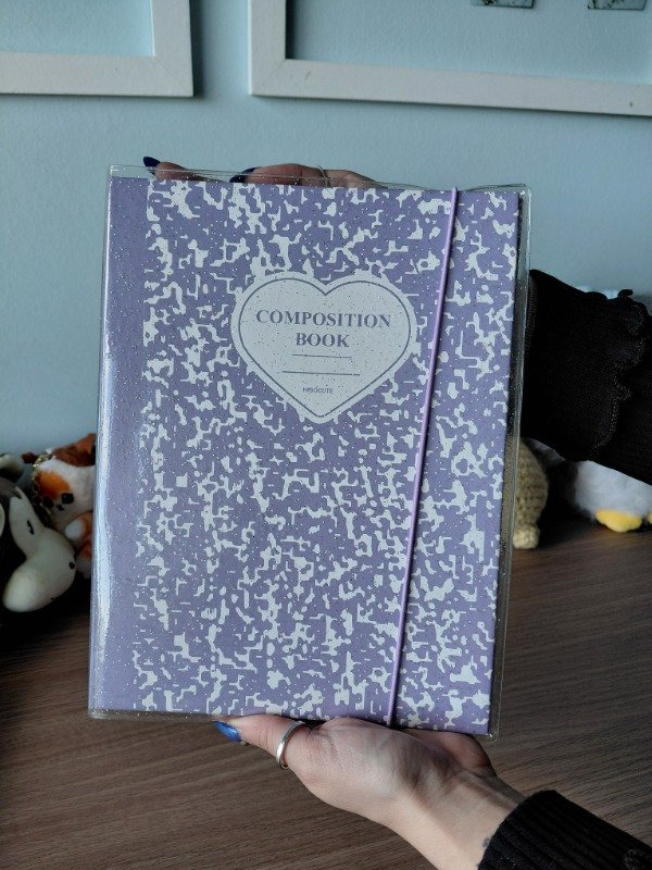 Producto - Binder A5 color lila - Incluye 10 folios x4