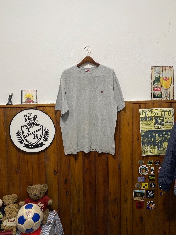 Producto - TOMMY HILFIGER TEE VTG (XL)