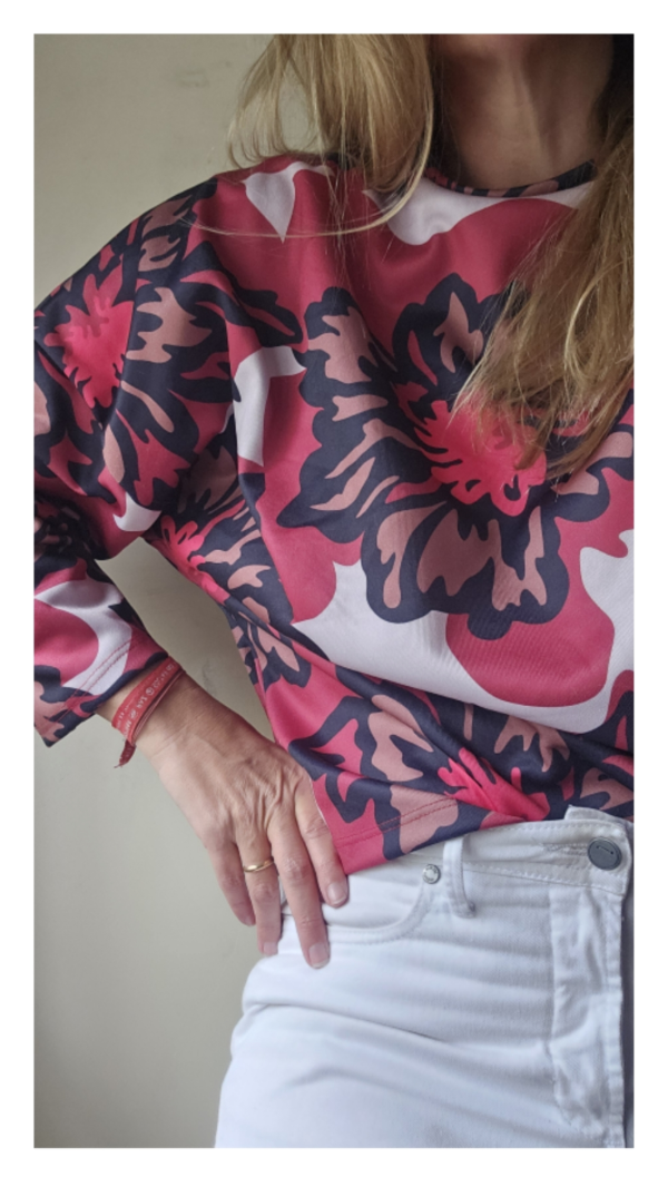 Producto - Buzo Africa flowers rojo