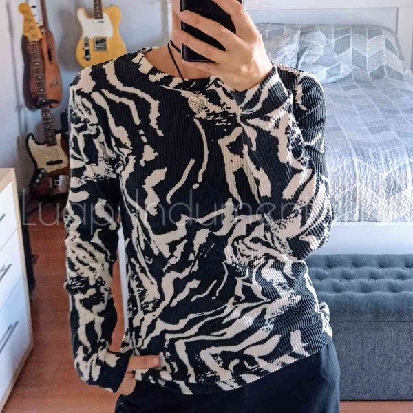 Producto - Buzo Sally negro