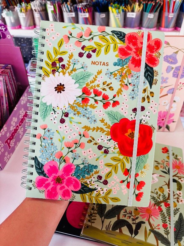 Producto - Cuadernillos A4 Tapa dura diseños - 3