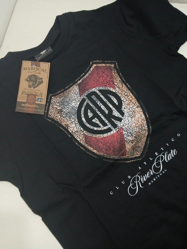 Producto - Remera escudo grande - 1