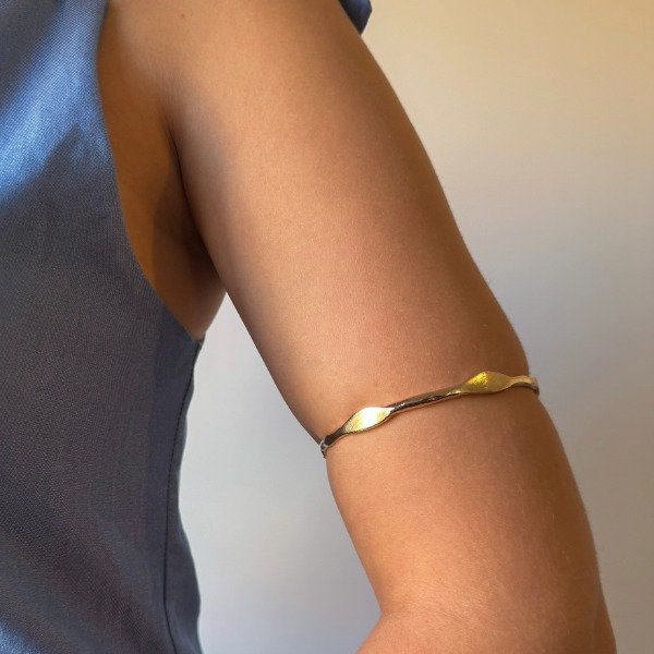 Producto - Brazalete Oblivion dorado.