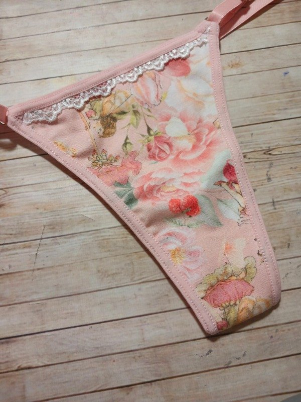 Producto - Bombachas rosas 2025