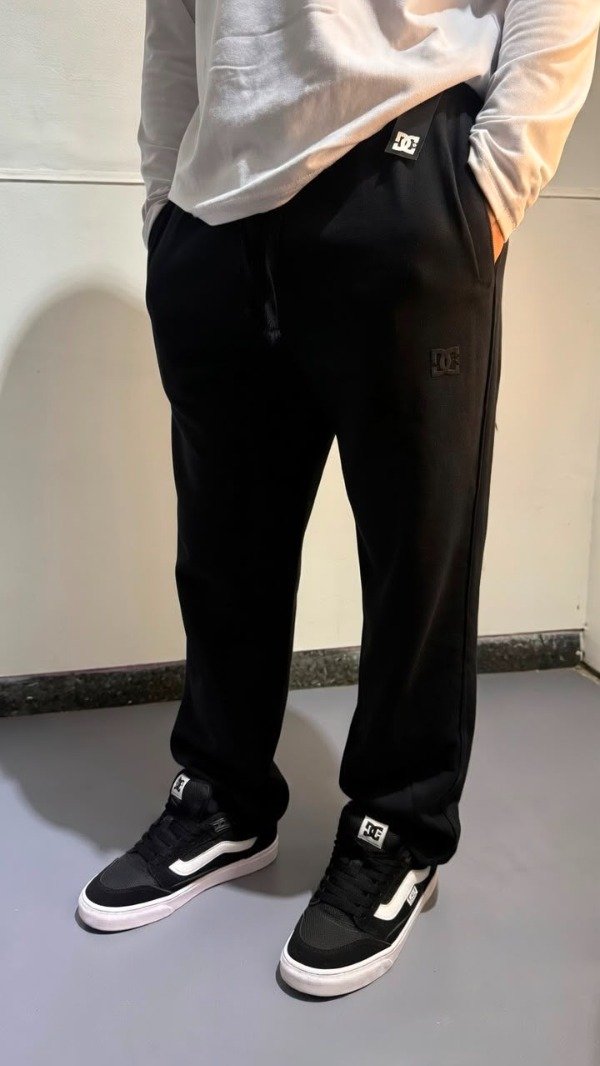 Producto - Jogging rustico baggy negro