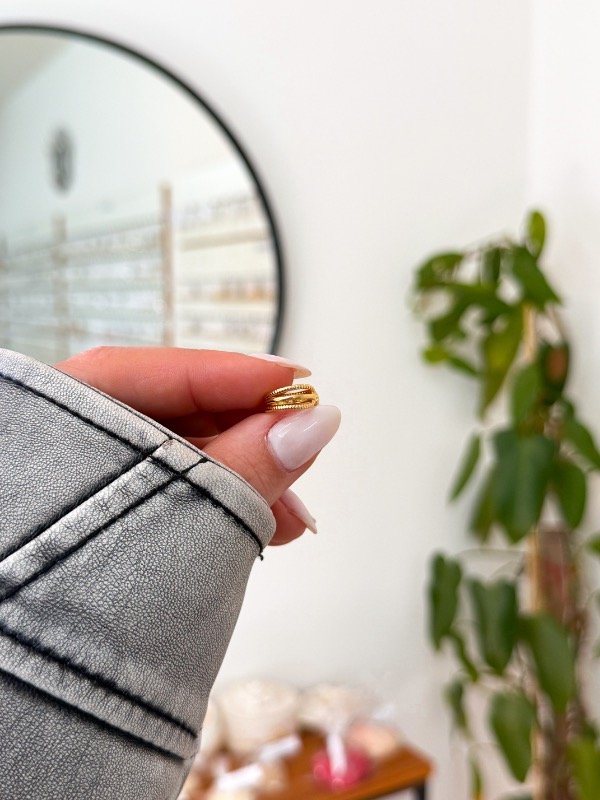Producto - Ear cuff acero dorado triple enrollado medio liso