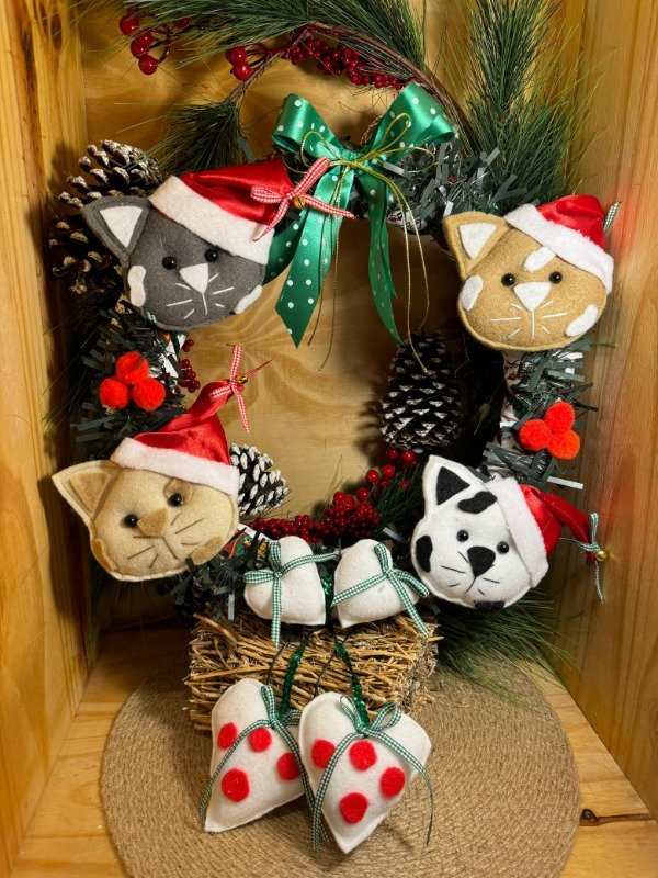Producto - Corona Caras Gatitos 35 cm (Efectivo: 34.320)