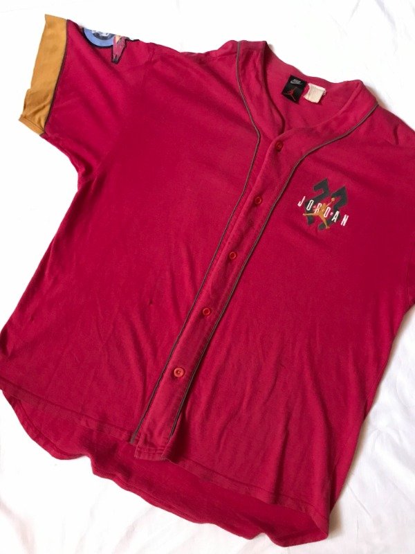 Producto - 1992 rare Nike Air Jordan 7 baseball jersey.